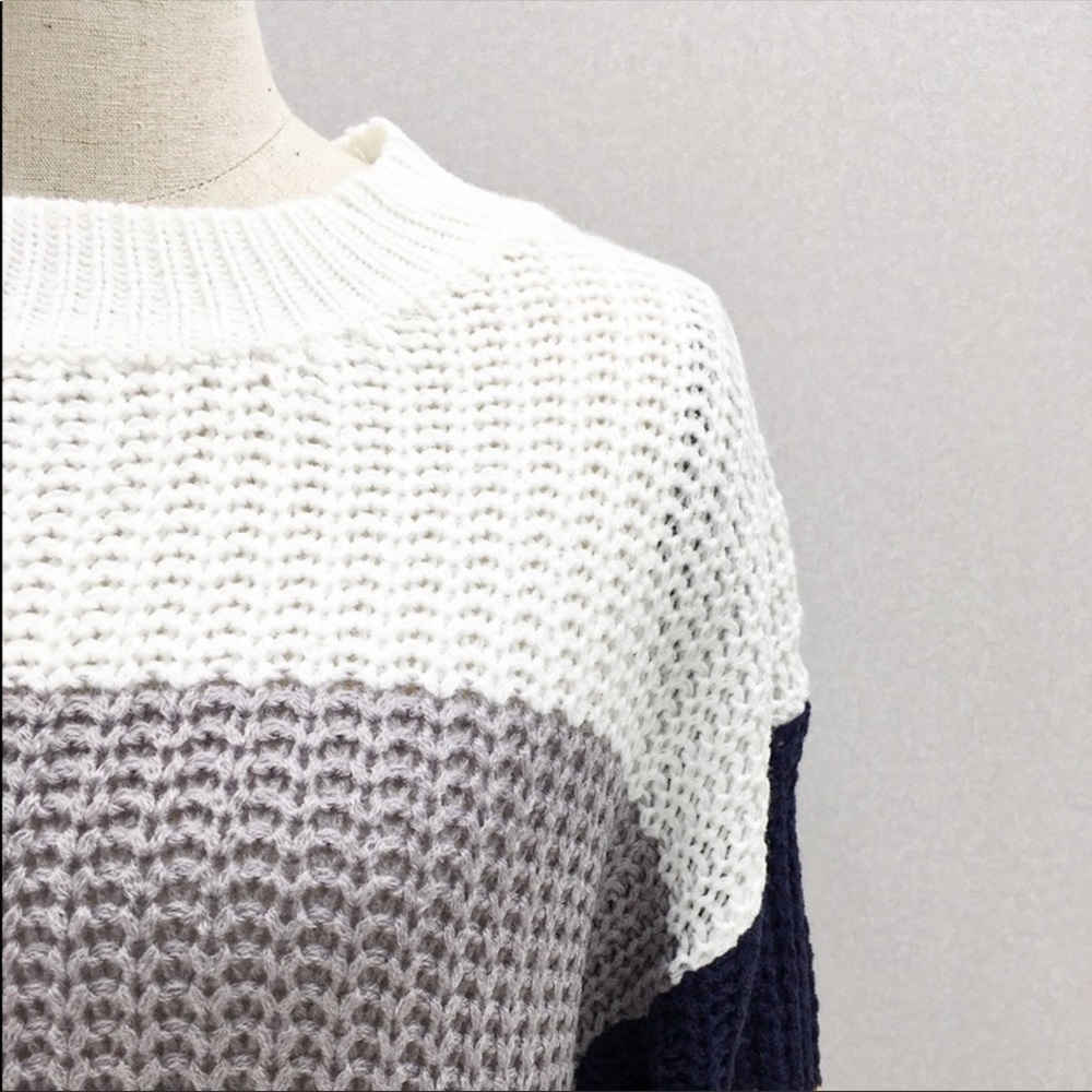 GRACEY’S // Color Block Oversized Pullover Sweater - Picture 5 of 6